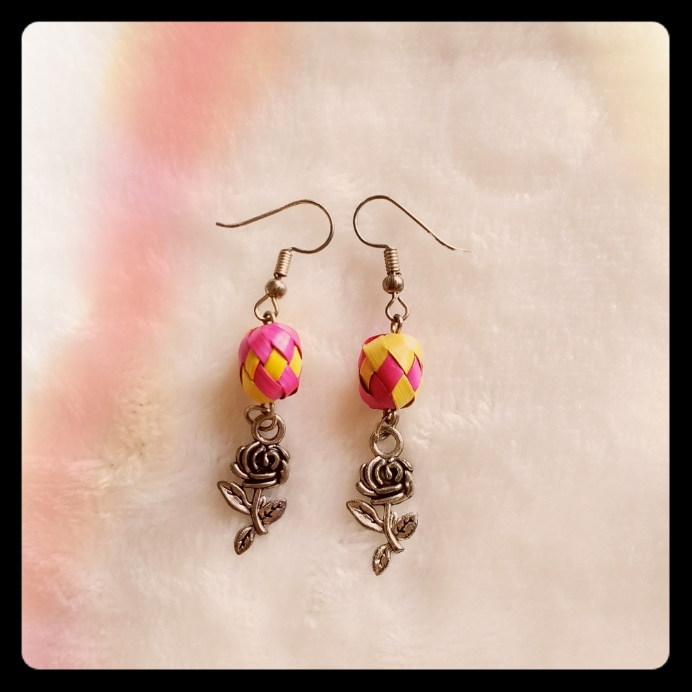 🔥3 for 25! Hot pink -yellow rose shaped earrings